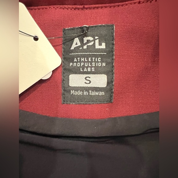 APL The Perfect Wool Bomber Jacket Women's
Woolmark Collab Burgundy Zip Small - Picture 14 of 15